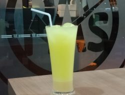 Efek Minum Extra Joss Campur Susu: Apa yang Harus Kamu Ketahui