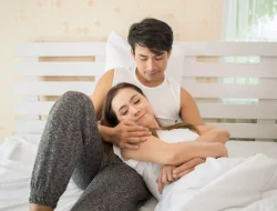 Manfaat Pillow Talk dalam Hubungan: Lebih dari Sekadar Obrolan Sebelum Tidur