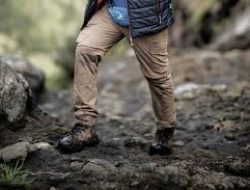 Tips Memilih Sepatu Hiking Terbaik untuk Petualangan Anda