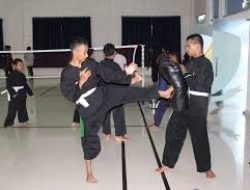 Latihan Silat: Membangun Kekuatan dan Ketangkasan dengan Pencak Silat